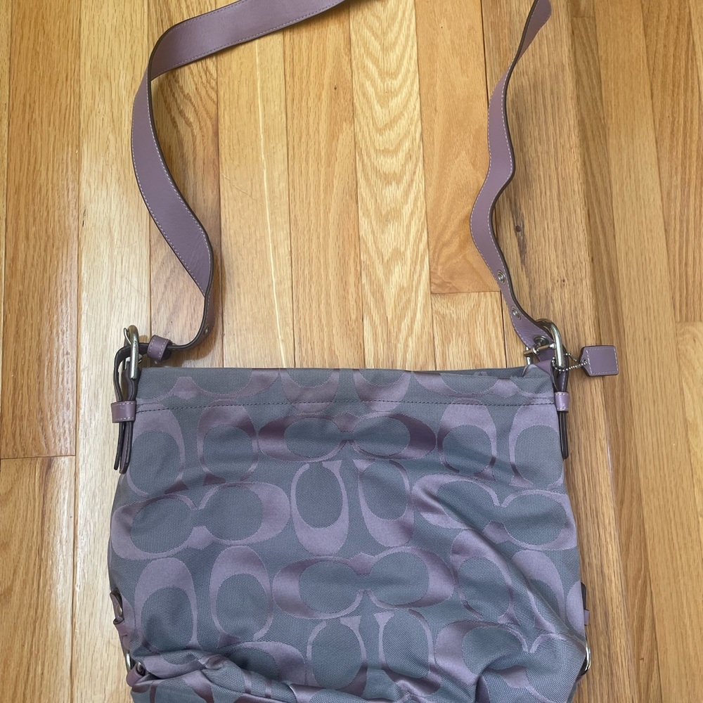 Coach Purple Shoulder Bag with Signature Style